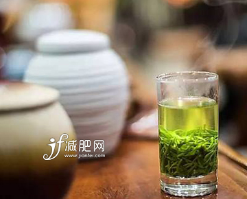 绿茶富含芳香族化合物能有效溶解脂肪加速脂肪消耗