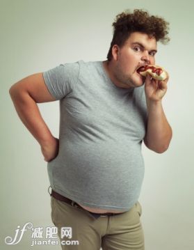 巨大的,人,概念,巨大的,休闲装_504372563_Mr hotdog meet my stomach_创意图片_Getty Images China 巨大的,人,概念,巨大的,休闲装_504372563_Mr hotdog meet my stomach_创意图片_Getty Images China