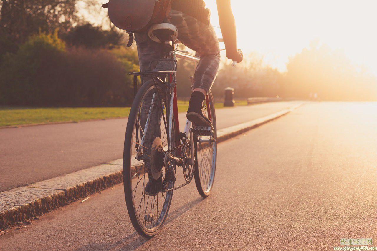 902172174228258884--骑自行车 运动 夕阳 骑单车.jpg